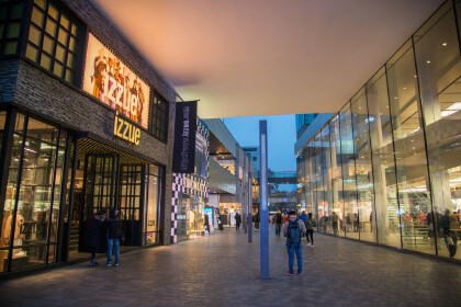 奧特萊斯 不止是日用百貨，更是品牌折扣天堂